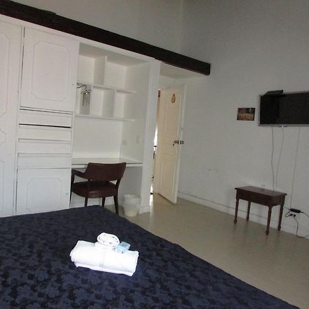 Casa De Huespedes Shalom Victoria Guest House โบโกตา ภายนอก รูปภาพ