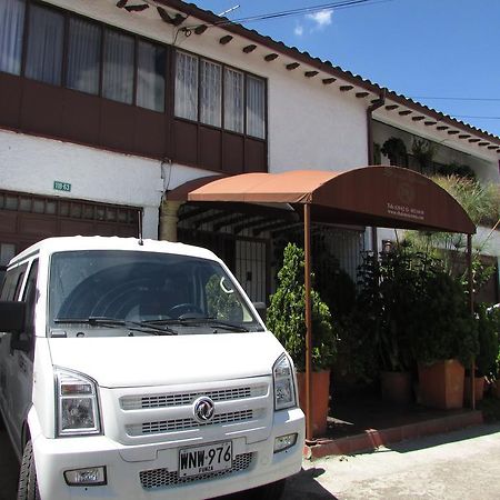 Casa De Huespedes Shalom Victoria Guest House โบโกตา ภายนอก รูปภาพ
