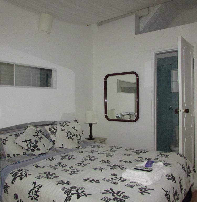 Casa De Huespedes Shalom Victoria Guest House โบโกตา ภายนอก รูปภาพ