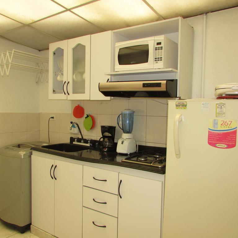 Casa De Huespedes Shalom Victoria Guest House โบโกตา ภายนอก รูปภาพ