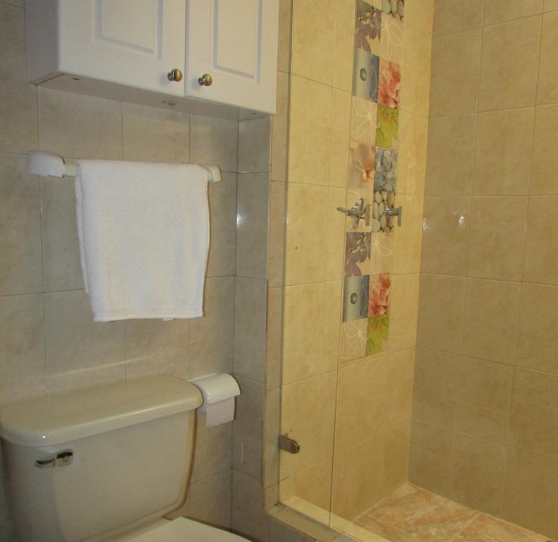 Casa De Huespedes Shalom Victoria Guest House โบโกตา ภายนอก รูปภาพ