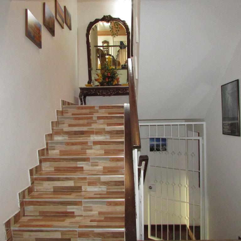 Casa De Huespedes Shalom Victoria Guest House โบโกตา ภายนอก รูปภาพ