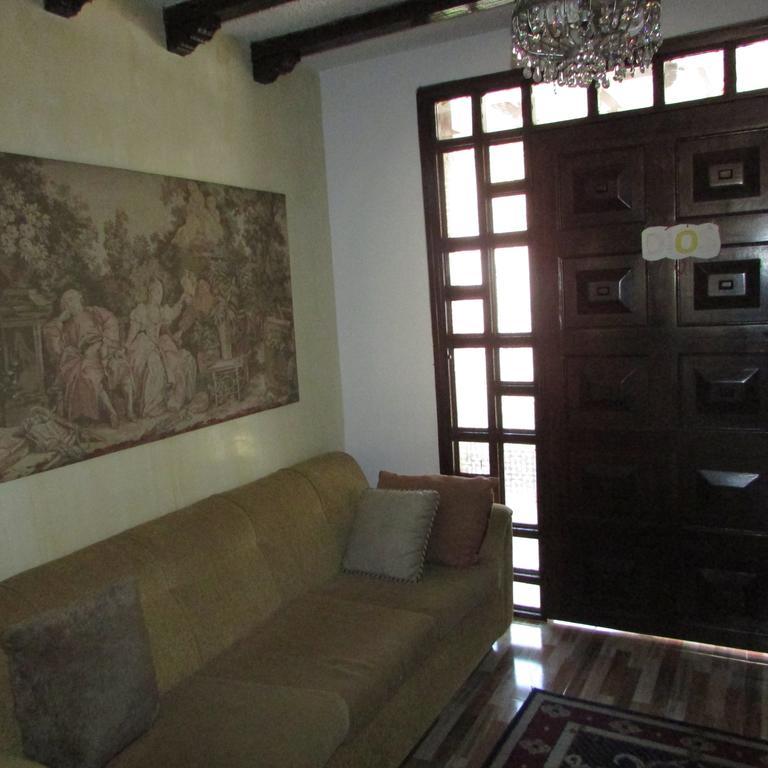Casa De Huespedes Shalom Victoria Guest House โบโกตา ภายนอก รูปภาพ