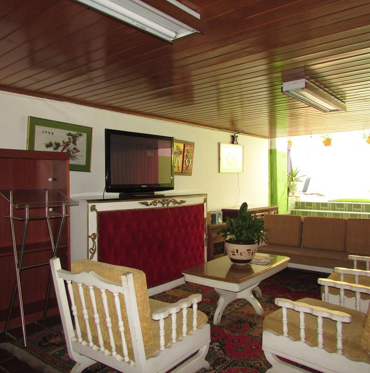 Casa De Huespedes Shalom Victoria Guest House โบโกตา ภายนอก รูปภาพ